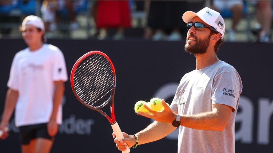 Guilherme Teixeira, treinador de João Fonseca Guilherme Teixeira, treinador de João Fonseca