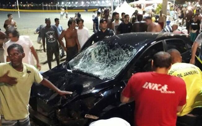 Imagens de testemunhas mostram o carro que invadiu a Praia de Copacabana; Detran vai cassar CNH do motorista