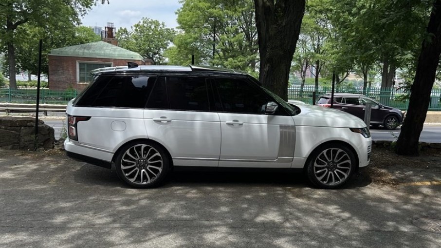 Com 5 metros de comprimento, Range Rover foi utilizada para demonstrar tamanho da vaga