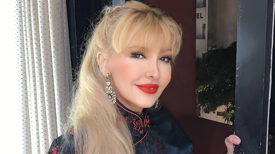 Relembre cinco sucessos que marcaram a carreira da cantora Sol Relembre cinco sucessos que marcaram a carreira da cantora Sol