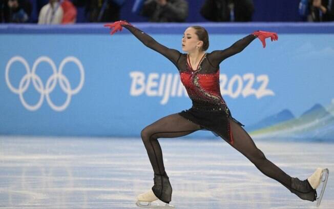 Olimpíadas de Inverno: em defesa de doping, Valieva alega que resultado se deu por remédio usado por seu avô
