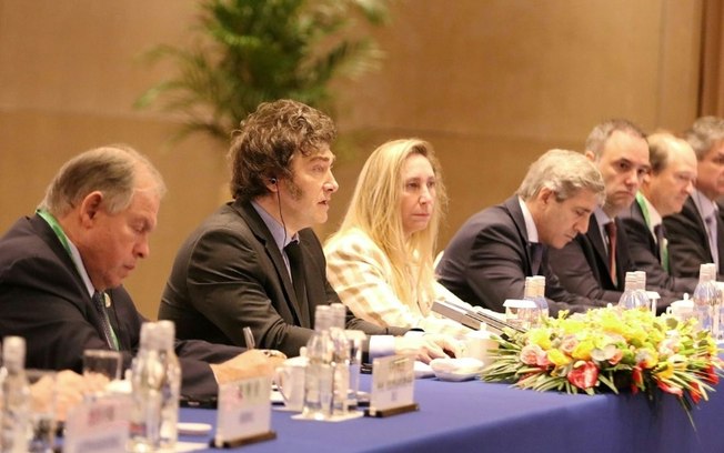 Equipe argentina durante a reunião bilateral com representantes da China no Rio de Janeiro