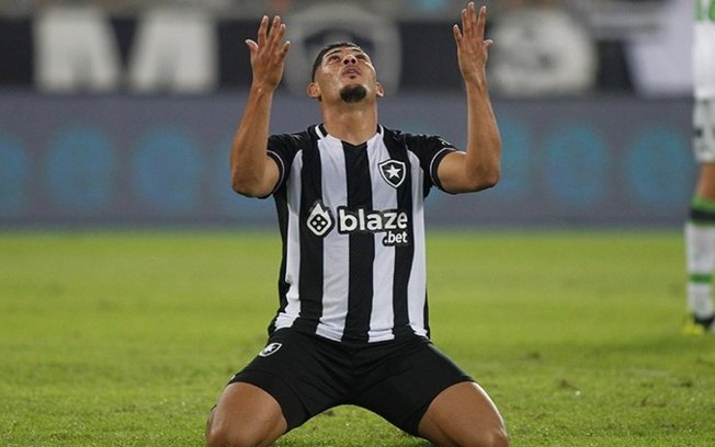 Jornalista analisa momento do Botafogo: 'Voz do torcedor terá que ser ouvida'