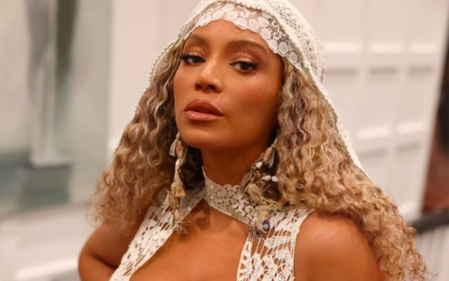 Beyoncé usa look floral da marca brasileira Farm em casamento