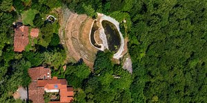 Italiano criou um anfiteatro romano falso para enganar turistas