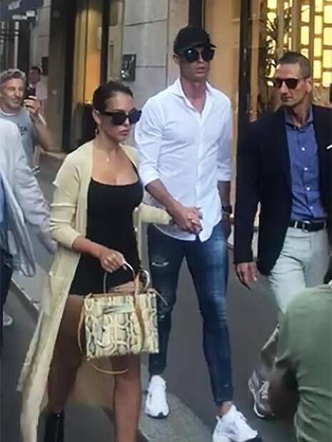 Cristiano Ronaldo e a namorada Georgina Rodríguez já fizeram suas compras em Milão