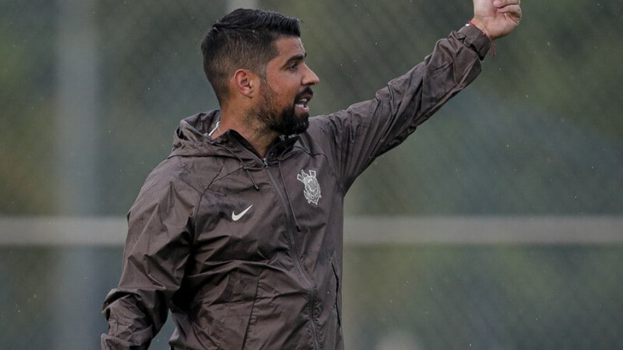 Corinthians busca nome para substituir António Oliveira
