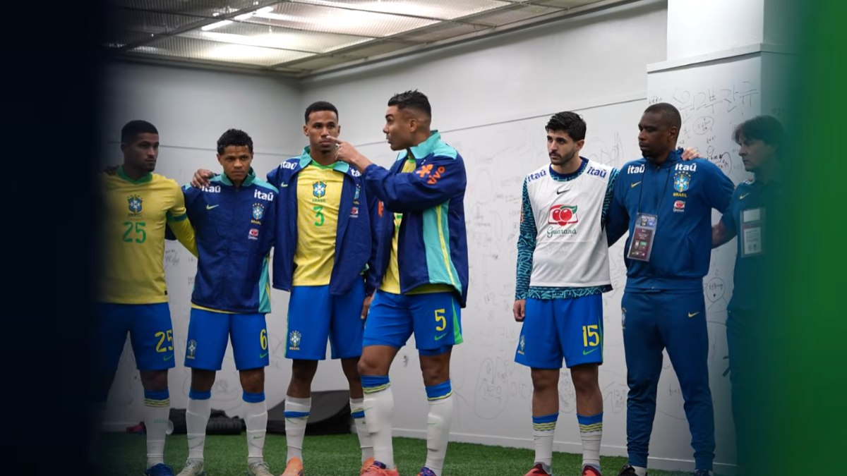 Casemiro em discurso de motivação antes da goleada sobre a Coreia do Sul Casemiro em discurso de motivação antes da goleada sobre a Coreia do Sul