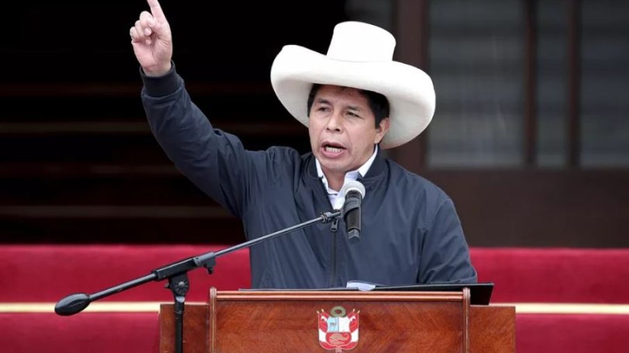 Pedro Castilho, presidente do Peru, dissolve Congresso
