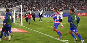 Libertadores: jogo do Fortaleza é cancelado após invasão de campo