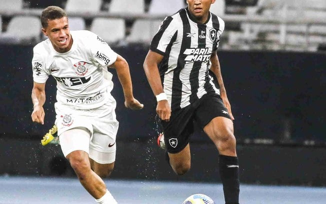 Corinthians vence o Botafogo no Nilton Santos