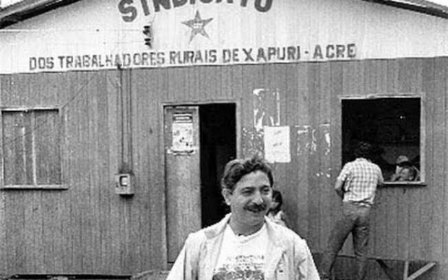 Chico Mendes deu sua vida para proteger a Amazônia e seus habitantes