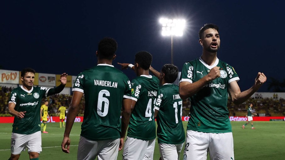 Palmeiras vence o Mirassol e se classifica Palmeiras vence o Mirassol e se classifica