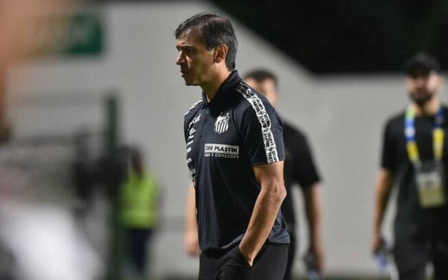 Bustos vê derrota injusta, mas diz que Santos 'não jogou à altura'