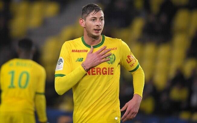 Emiliano Sala brilhou no Nantes e seria jogador do Cardiff City, clube galês que disputa a Premier League