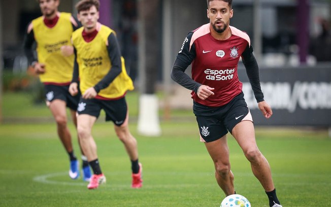Lingard durante treino no CT Joaquim Grava