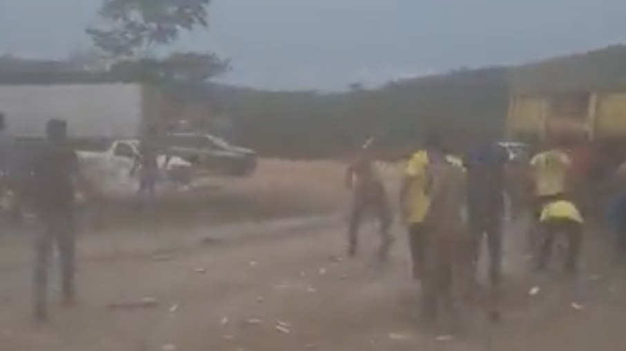 Agentes da PRF são expulsos à pedradas e tiros no Pará