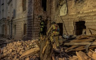 Rússia afirma que bombardeou reunião do Exército ucraniano em Sumy no domingo