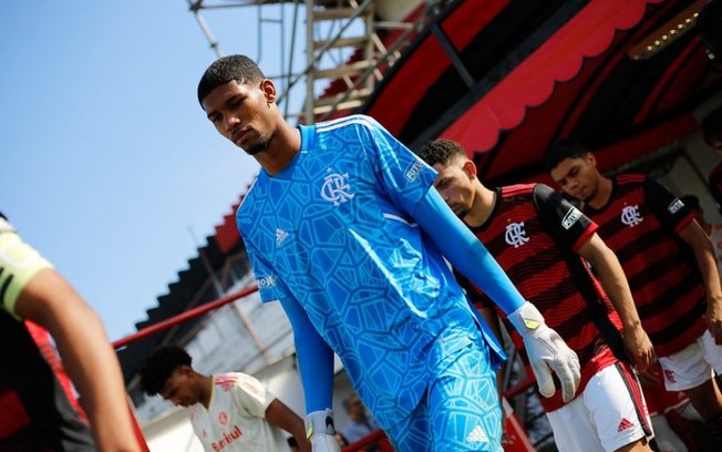 Flamengo renova com Kauã, do sub-20, com multa rescisória recorde
