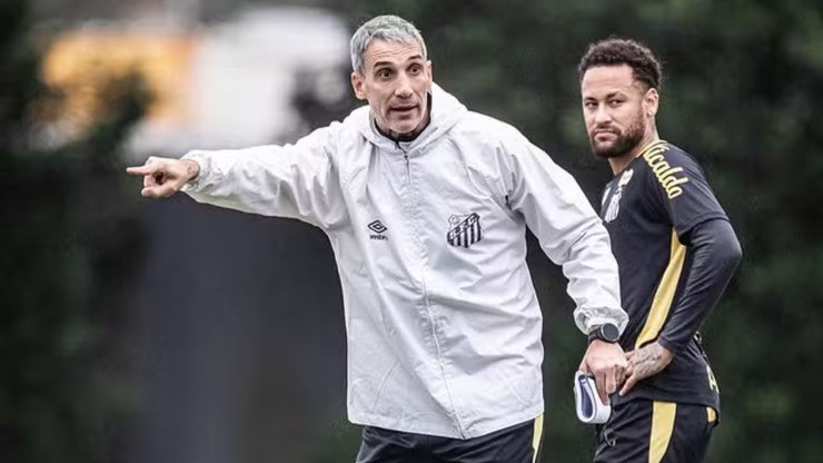 Ligou para Vojvoda? Neymar desmente notícia e ataca jornalista