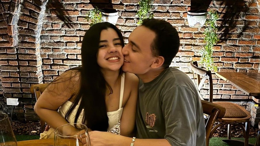 Cantor se declarou para a esposa no Dia das Mães
