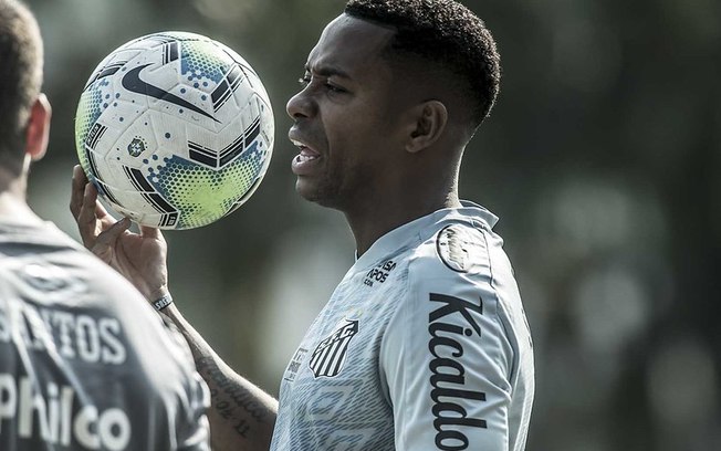 STJ dá andamento a pedido para que Robinho cumpra pena no Brasil