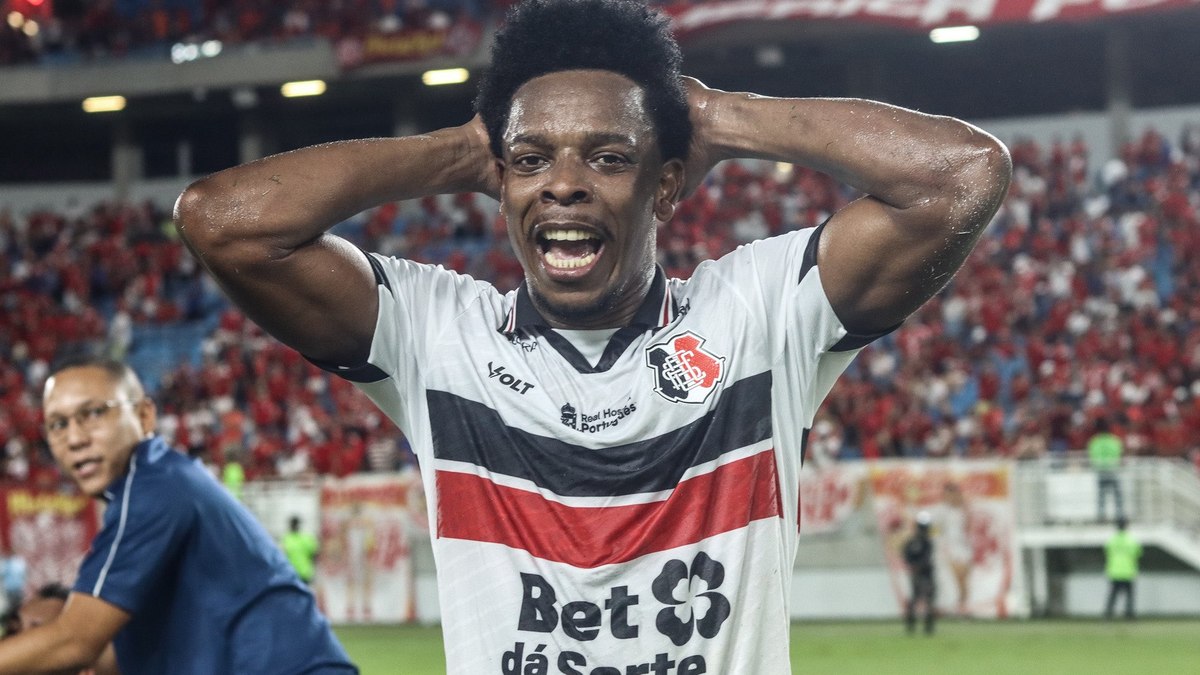 Balotelli marcou o gol que garantiu o Santinha na Série C em 2026 Balotelli marcou o gol que garantiu o Santinha na Série C em 2026