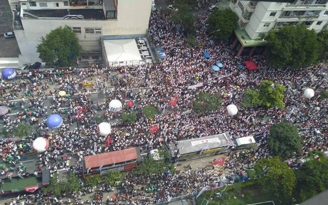 Professores de São Paulo realizam ato pelo segundo dia seguido nos arredores da Câmara Municipal 