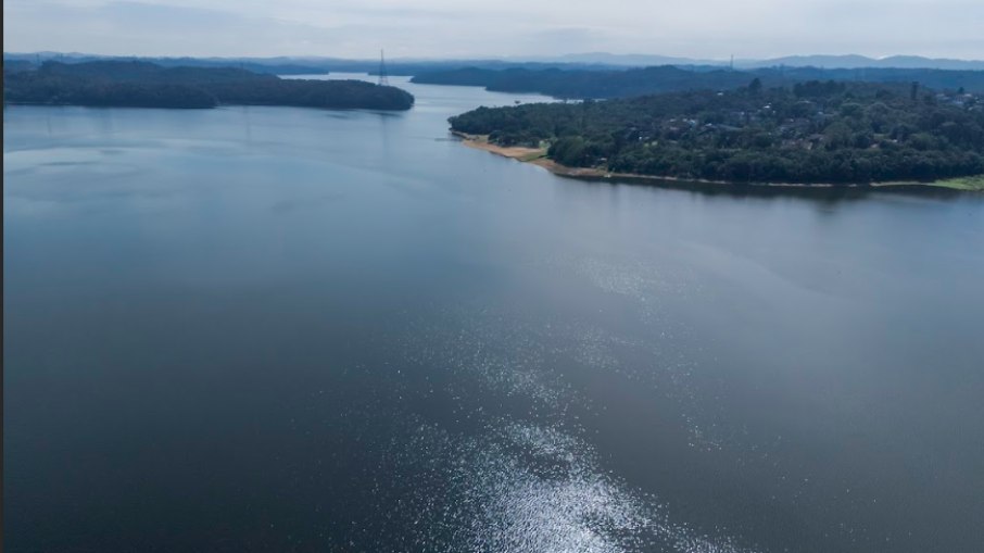 Monitoramento em tempo real orienta medidas de gestão hídrica diante da redução dos níveis dos mananciais paulistas (foto da Represa Billings)
