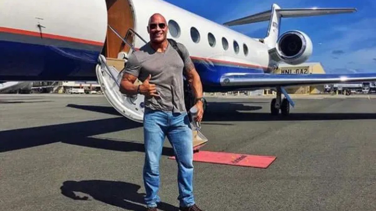 A estrela de Hollywood saía do Havaí, onde mora, para o Texas. A estrela de Hollywood saía do Havaí, onde mora, para o Texas.