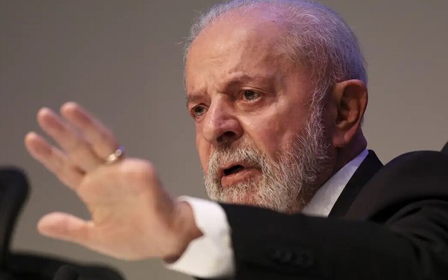 “Alguém que pratica assédio não vai ficar no governo”, diz Lula sobre caso Silvio Almeida