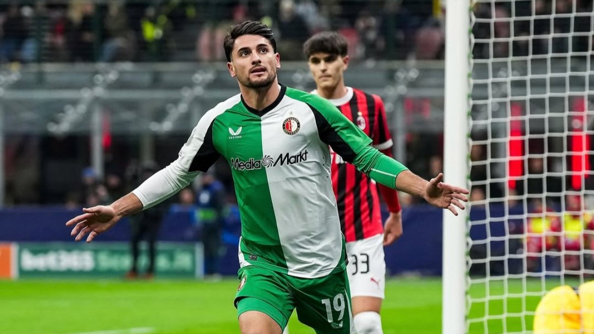 Feyenoord elimina Milan e volta às oitavas da Champions após 50 anos Feyenoord elimina Milan e volta às oitavas da Champions após 50 anos