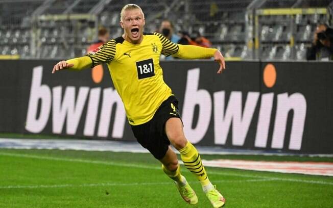 Haaland marca duas vezes e Borussia Dortmund goleia Freiburg no Alemão