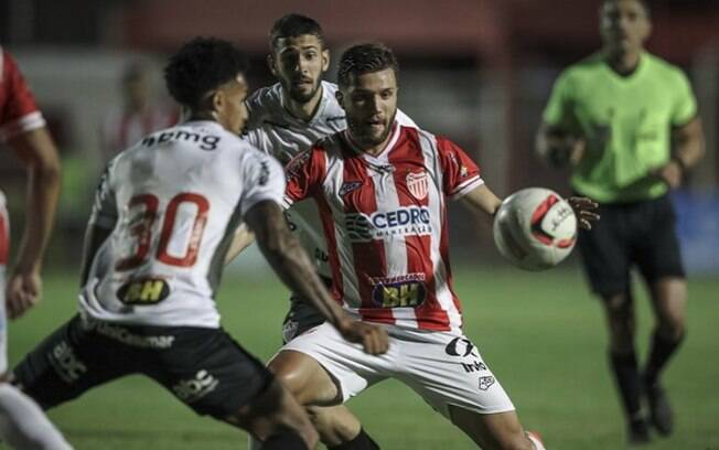 Atlético-MG sai atrás, mas evita derrota para o Villa Nova na estreia do Campeonato Mineiro