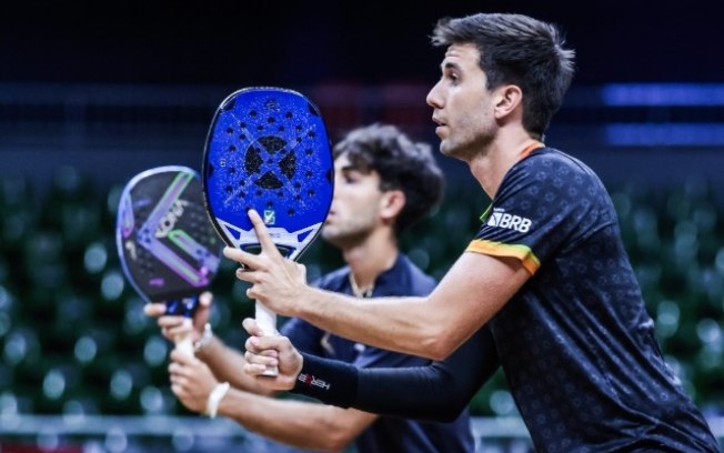 Allan Oliveira vai à semi no Sand Series Finals. Mola e Cariani batem dupla Nº 1 Allan Oliveira vai à semi no Sand Series Finals. Mola e Cariani batem dupla Nº 1