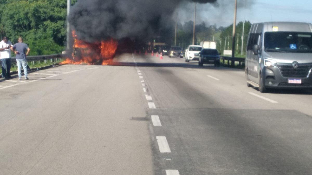 O acidente ocorreu na altura do km 162 Norte, sentido Rio de Janeiro, O acidente ocorreu na altura do km 162 Norte, sentido Rio de Janeiro,