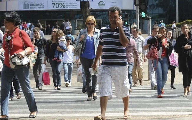 Desemprego recua para 7,1%, o menor do trimestre desde 2014