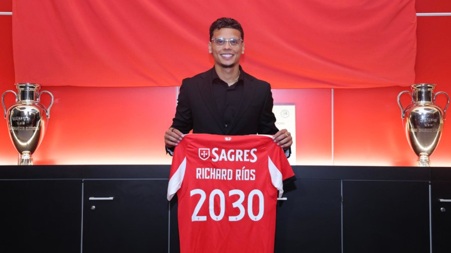 Briga? Benfica ironiza atrito entre Otamendi e Richard Ríos, ex-Palmeiras