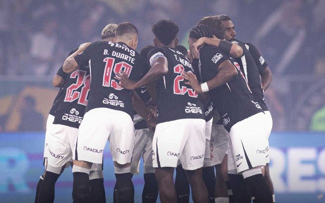 Técnico do Vasco não culpa Léo Jardim pela eliminação na Sul-Americana