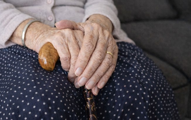 Brasil entra na era da quarta idade e desafia famílias