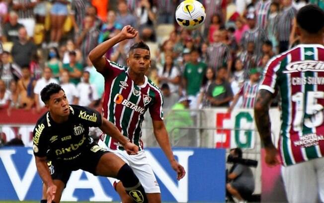 CBF divulga áudio do VAR em lance de pênalti reclamado pelo Santos diante do Fluminense