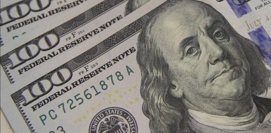 Por que o dólar perdeu o papel de porto seguro