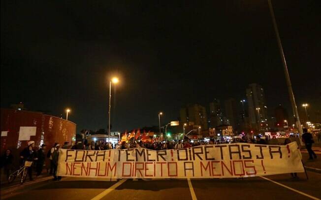 Greve geral: manifestantes pretendem encerrar caminhada em frente à casa do presidente Michel Temer em São Paulo