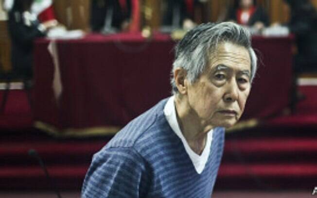 Aos 79 anos de idade, ex-ditador Alberto Fujimori está livre de cumprir sentença de 25 anos de prisão