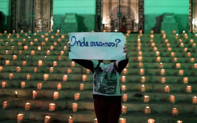 Covid: Distanciamento, máscaras e testes poderiam ter evitado mais de 200 mil mortes no Brasil