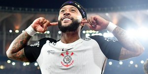 Corinthians bate martelo e anuncia saída de Memphis Depay