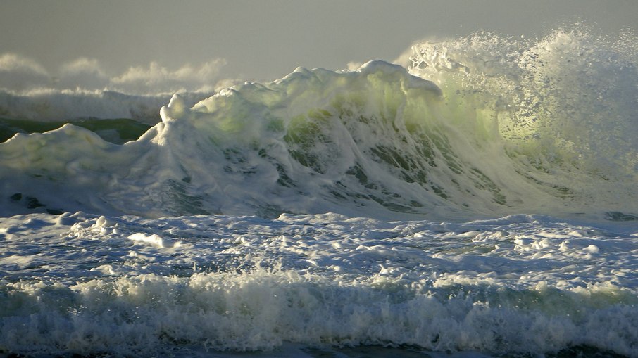 O que provoca um tsunami?