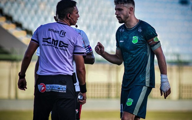Zagueiro Ícaro projeta partida decisiva para o Floresta na Copa Fares Lopes