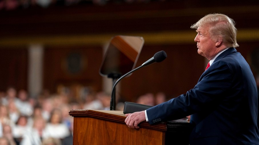 Ex-presidente Donald Trump diz que não vai participar de debates