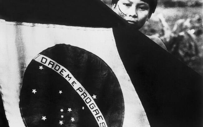 Esta imagem foi símbolo da campanha pelos direitos indígenas na  Assembleia Nacional Constituinte, após a ditadura